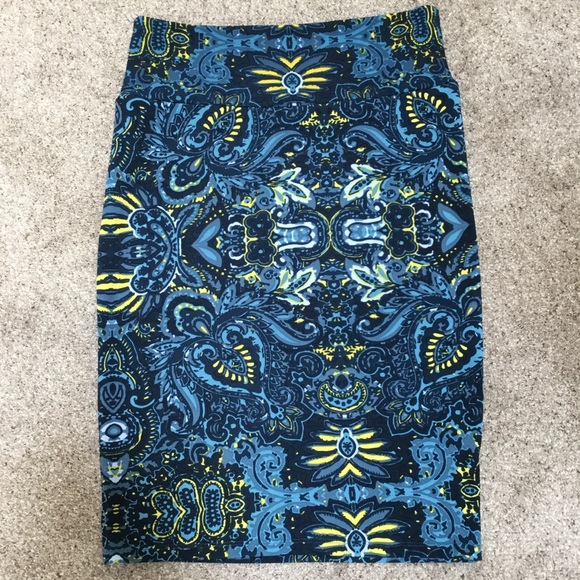 LuLaRoe Dresses & Skirts - LuLaRoe Floral and Paisley Cassie M